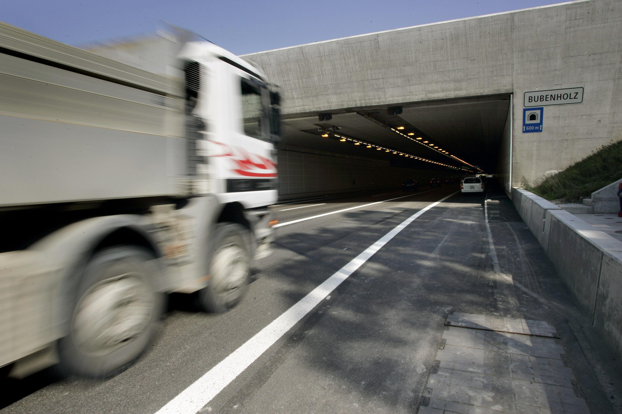 Bei Opfikon: Wendemanöver auf Flughafenautobahn führt beinah