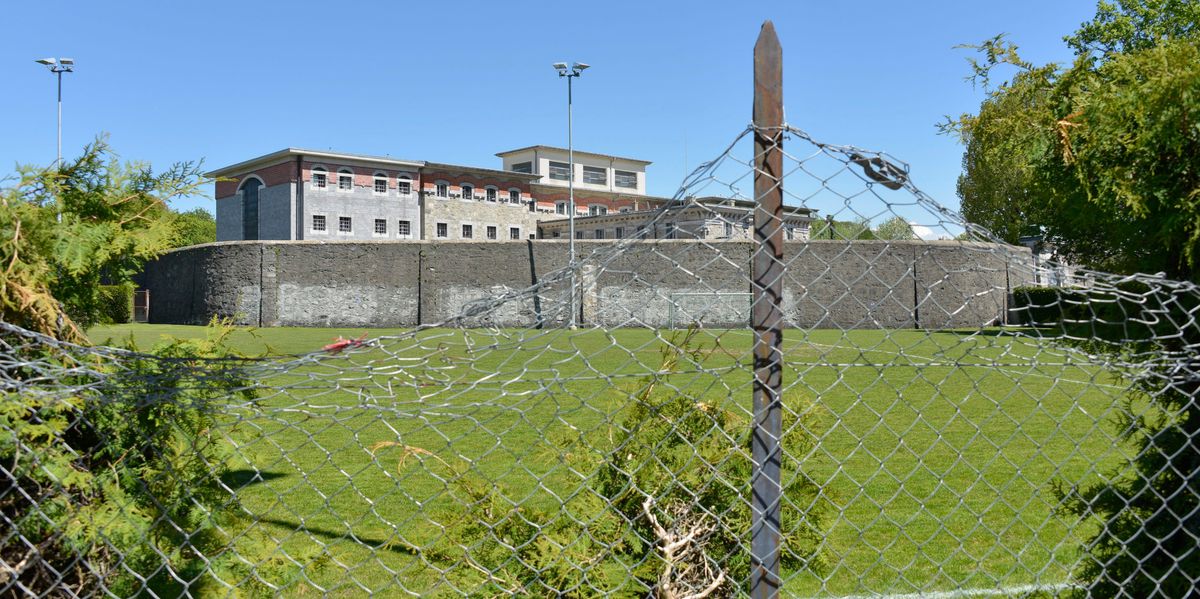 Photo: 24heures.ch Inmate Escapes Bois-Mermet Prison in Lausanne Sparks Police Manhunt