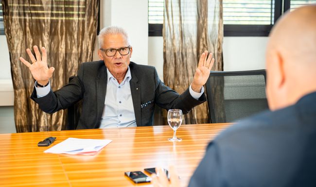 Rudolf Obrecht, Verwaltungsratspräsident der F.G. Pfister Stiftung, im Gespräch mit Gaudenz Loser, stv. Chefredaktor von 20 Minuten.