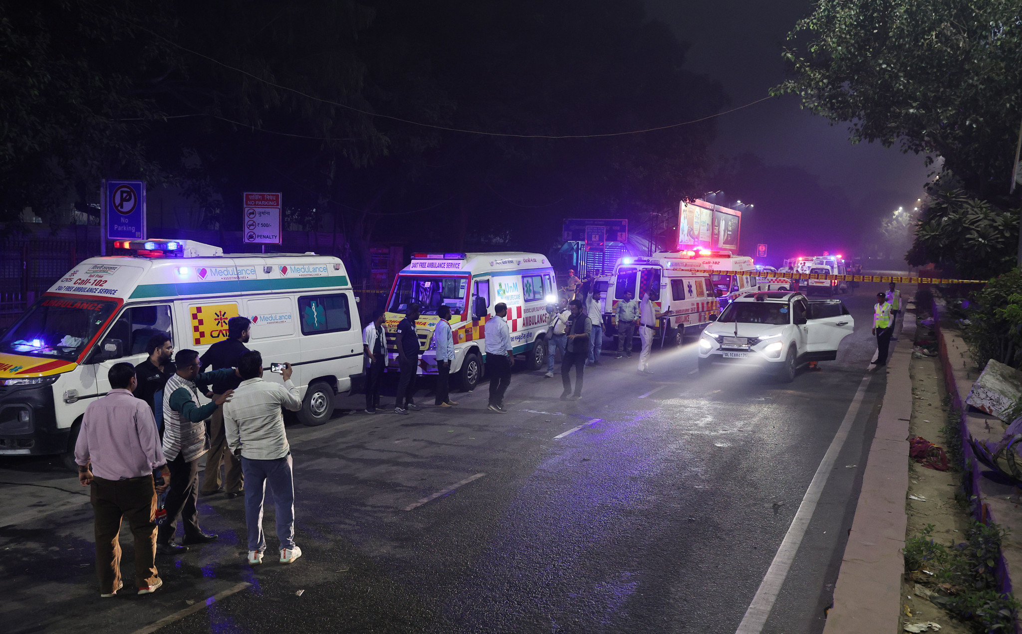 Ursache noch unklar: Mindestens zehn Tote bei Autoexplosion in Neu-Delhi