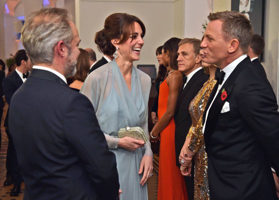 Stars und Royals besuchen die Bond-Gala in London | Der Bund