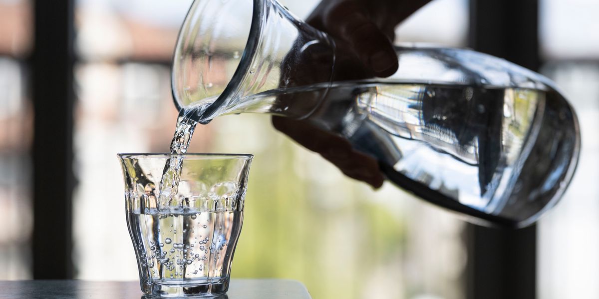 Debatte-in-Deutschland-Darf-Hahnenwasser-im-Restaurant-etwas-kosten-