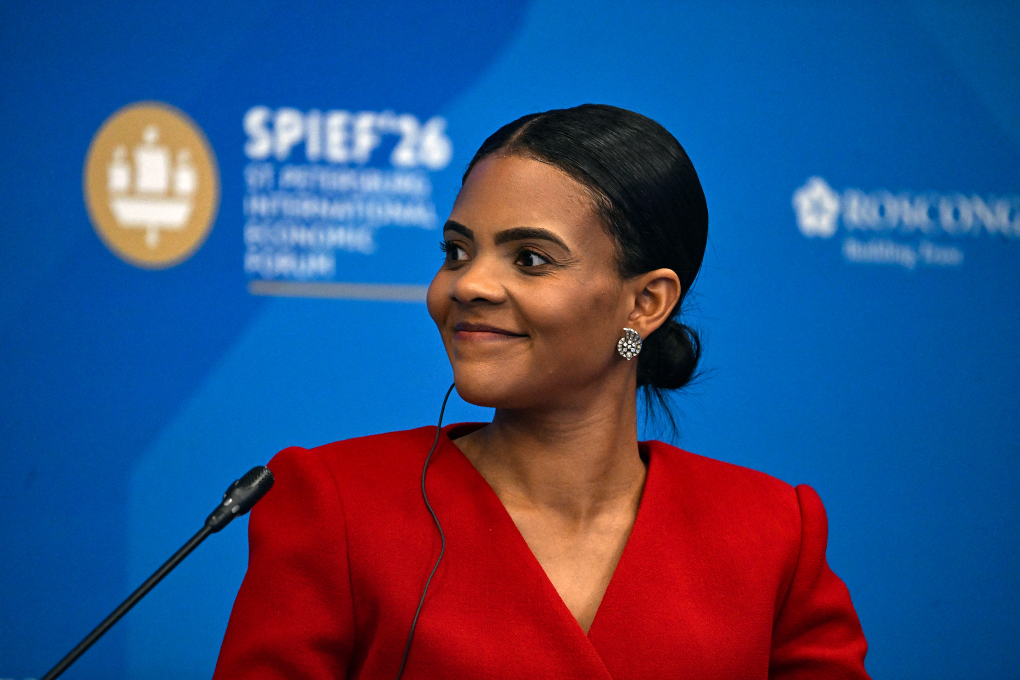 Infox transphobe: Les poursuites des époux Macron contre Candace Owens restreintes