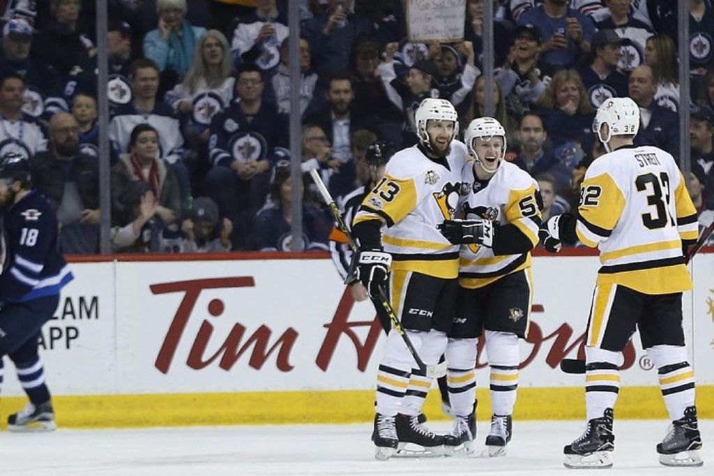 Une troisième victoire pour Streit en NHL
