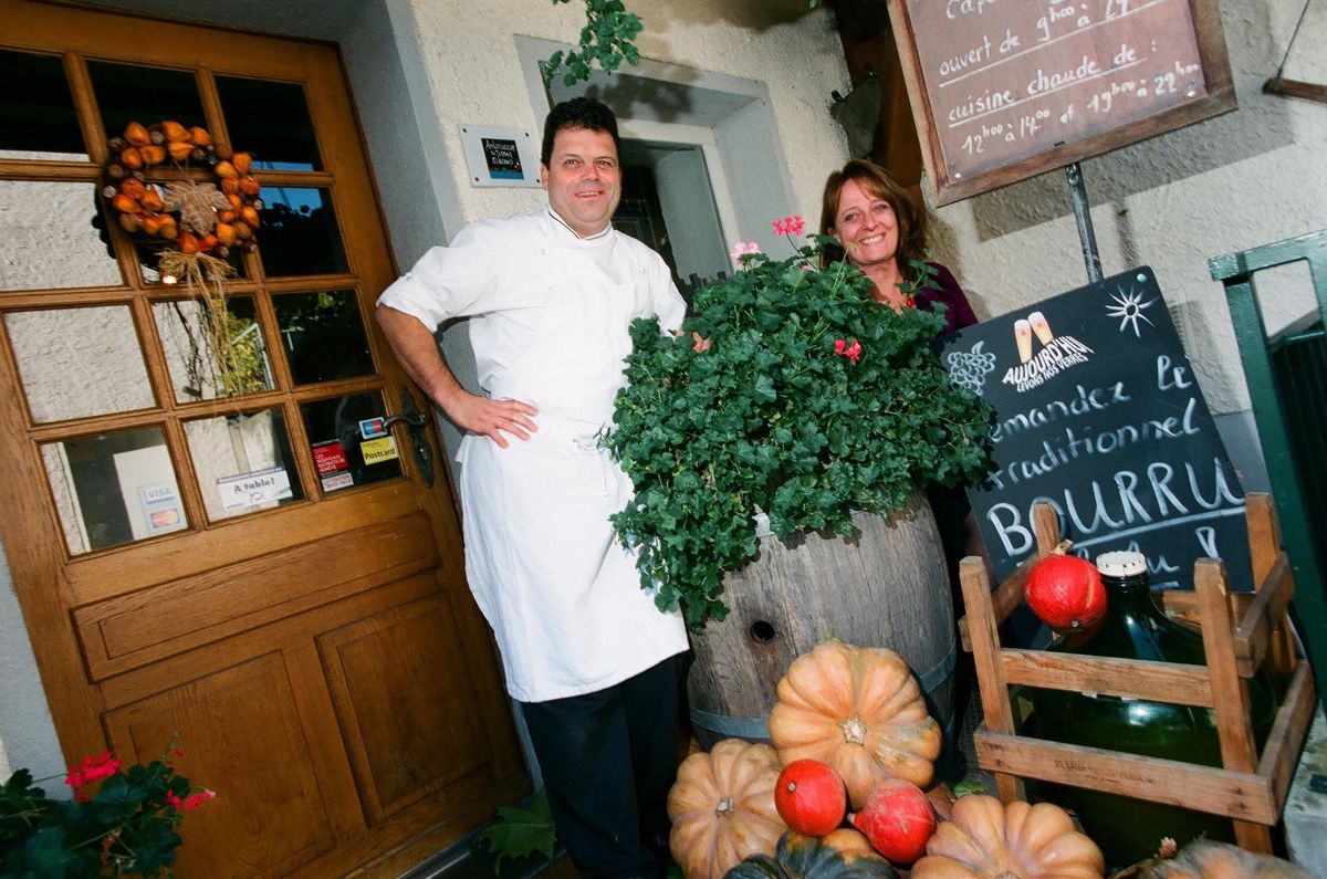 Catherine et Yves Casanova. Bienvenue Chez Casa.