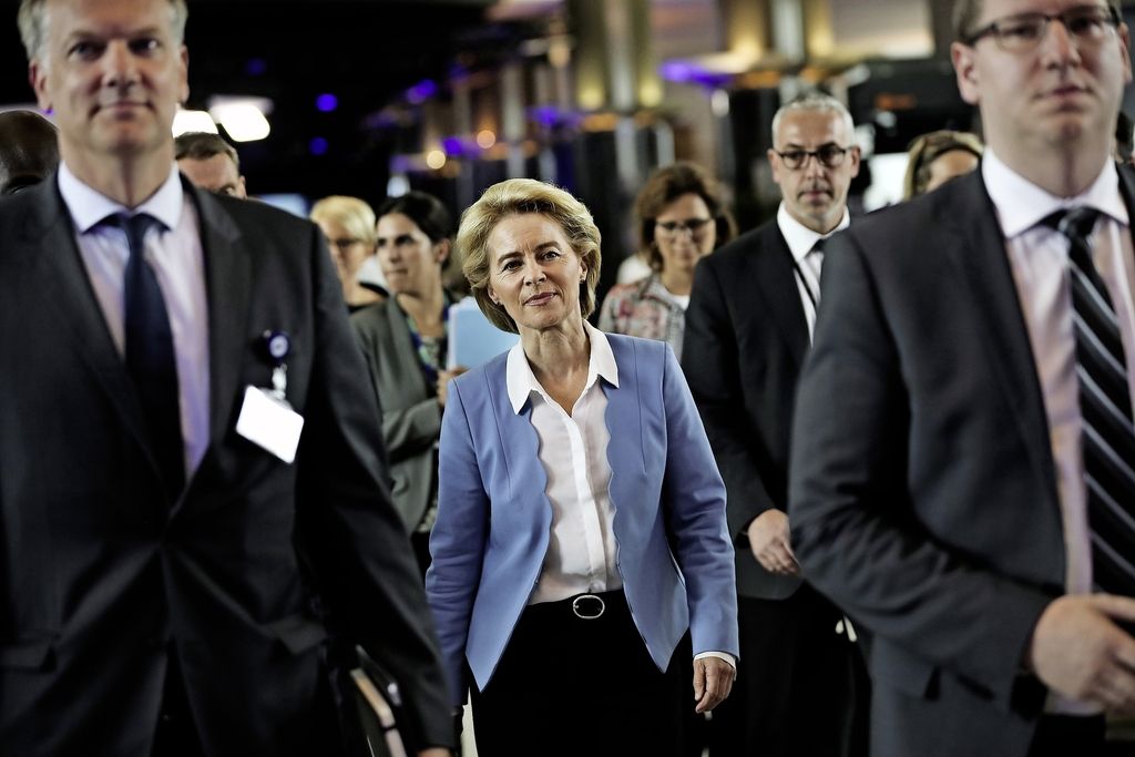 Ursula von der Leyen, main de fer dans un gant de velours