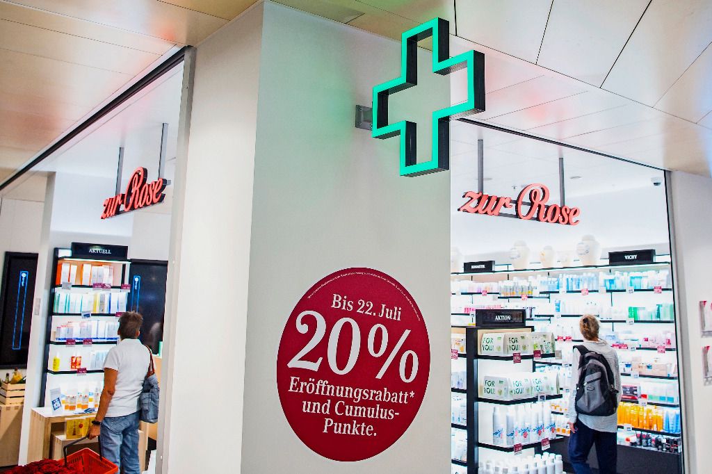 Les grandes surfaces lorgnent le pactole des médicaments en vente libre