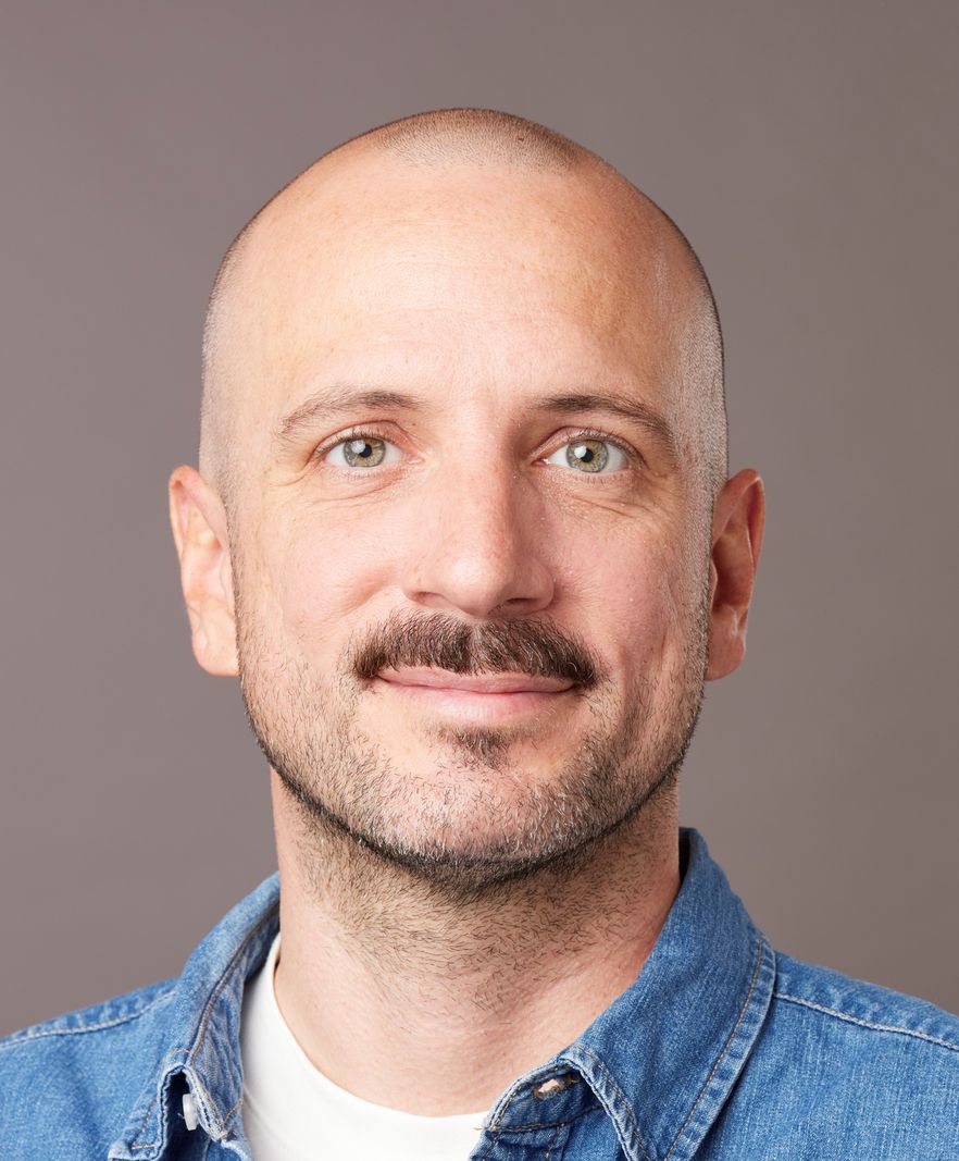 Lausanne, le 5 octobre 2021. Florian Mueller, journaliste au Sport Center du Matin Dimanche.    Photo Yvain Genevay / Le Matin Dimanche