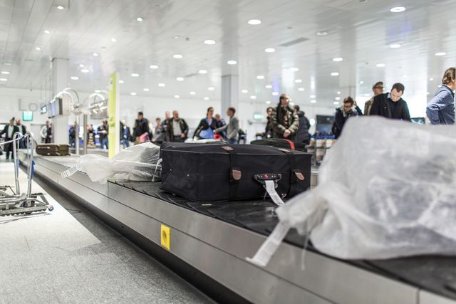 Que se passe-t-il dans les aéroports quand les voyageurs ne réclament pas leurs bagages?