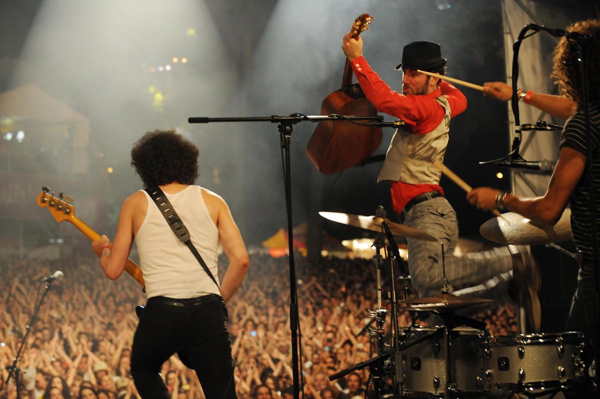 En juin 2009, Charlie Winston électrise la grande scène en point d’orgue d’une des éditions les plus réussies de Caribana, qui réunit plus de 30’000 personnes au total.