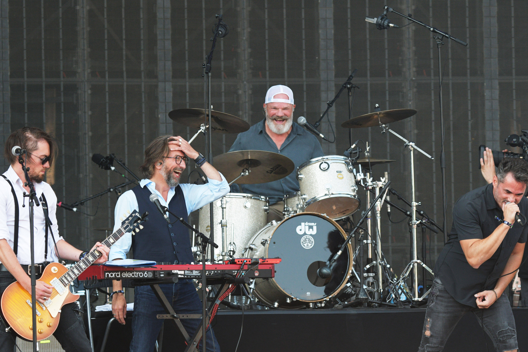 Musique et gastronomie: Philippe Etchebest débarque avec sa batterie en Ajoie