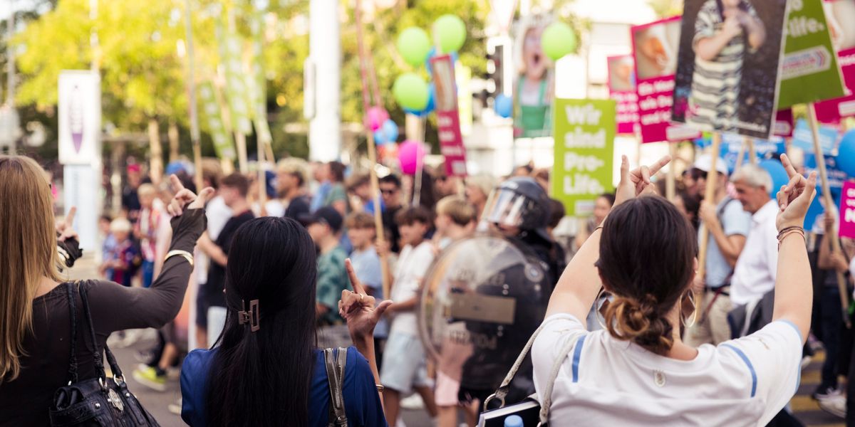 March for Life: Police use water cannons in Oerlikon