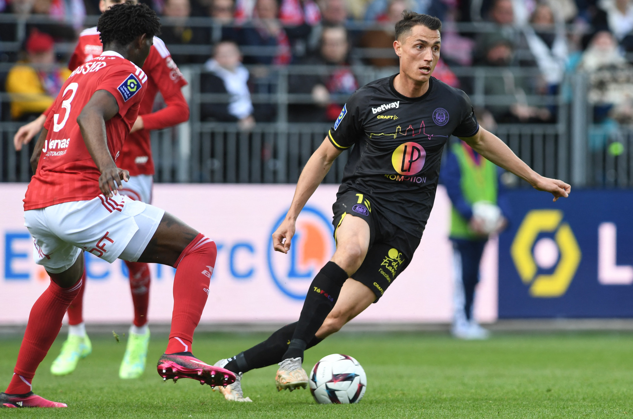 Football Vincent Sierro nommé capitaine du «Téfécé» Le Matin
