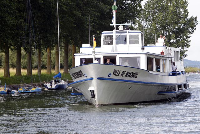 Après avoir refusé de donner décharge au conseil d'administration sur les comptes et la gestion 2016 de la LNM, le Canton de Neuchâtel exige un audit.