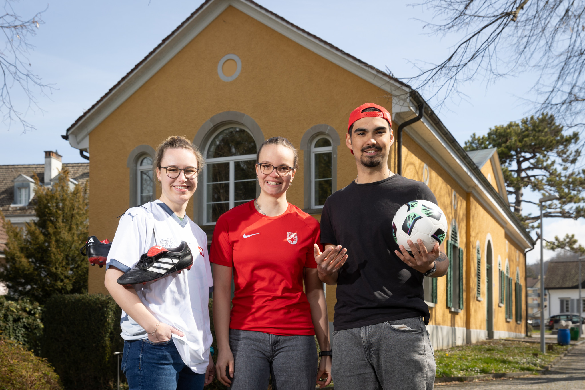 Fussball WM 2026: Public Viewing stand vor dem Aus – drei junge Küsnachter retten es