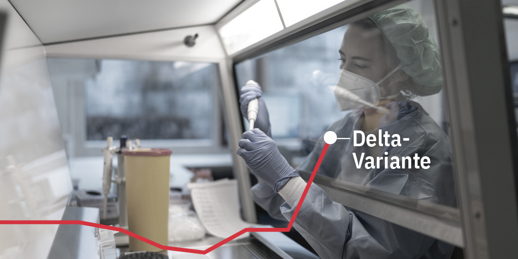 Bei den Corona-Proben wird eine Zunahme der Delta-Variante festgestellt: Eine Mitarbeiterin im Zentrallabor des Stadtspitals Triemli in Zürich.