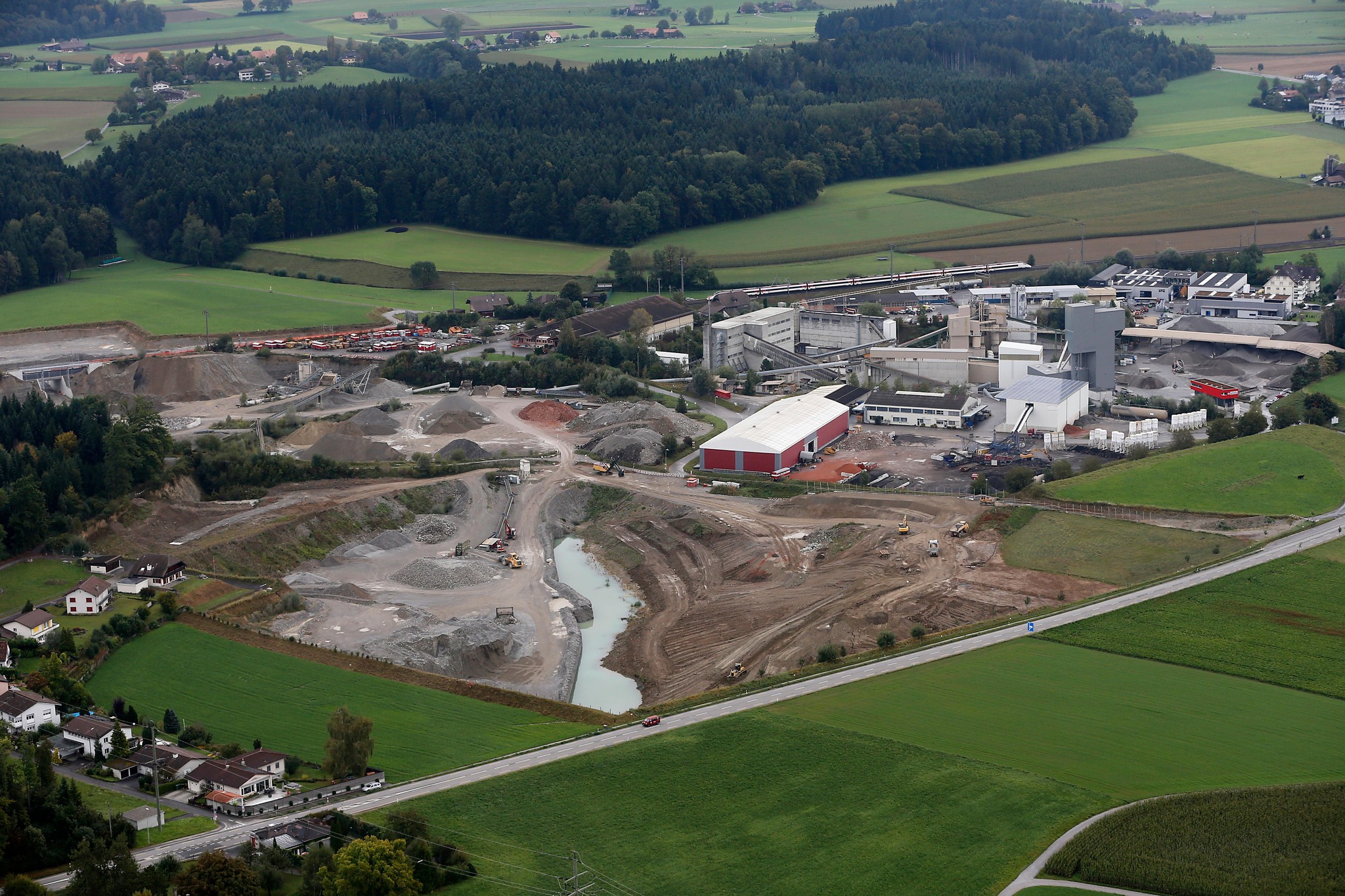 Treuebonus und Konkurrenzverbot – Kartellbehörde büsst Berner Asphalt ...