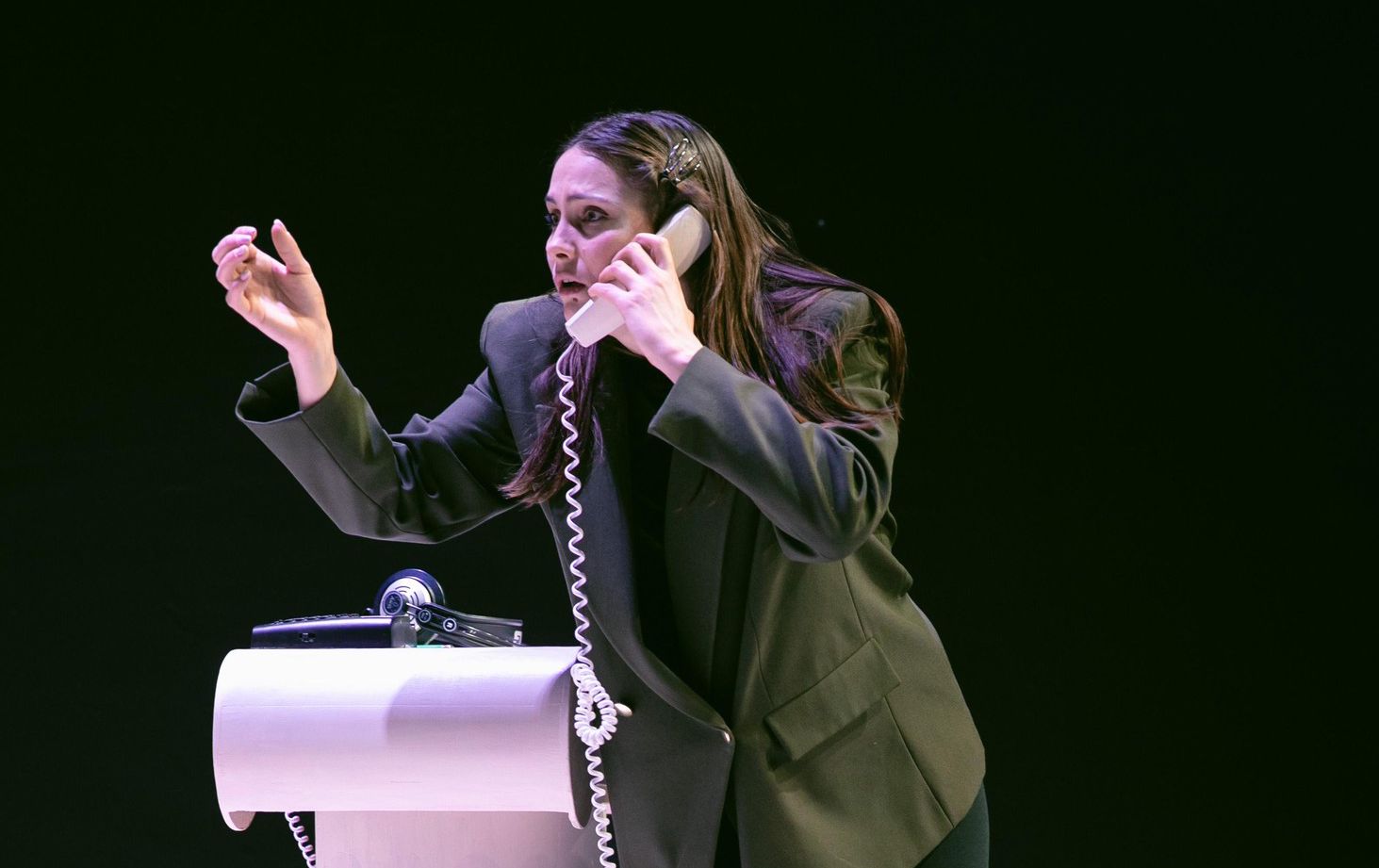 Laura Chaignat sur la scène du Théâtre Boulimie.