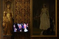 Bild der Woche: Pomp im Parlament, Panik in der Partei