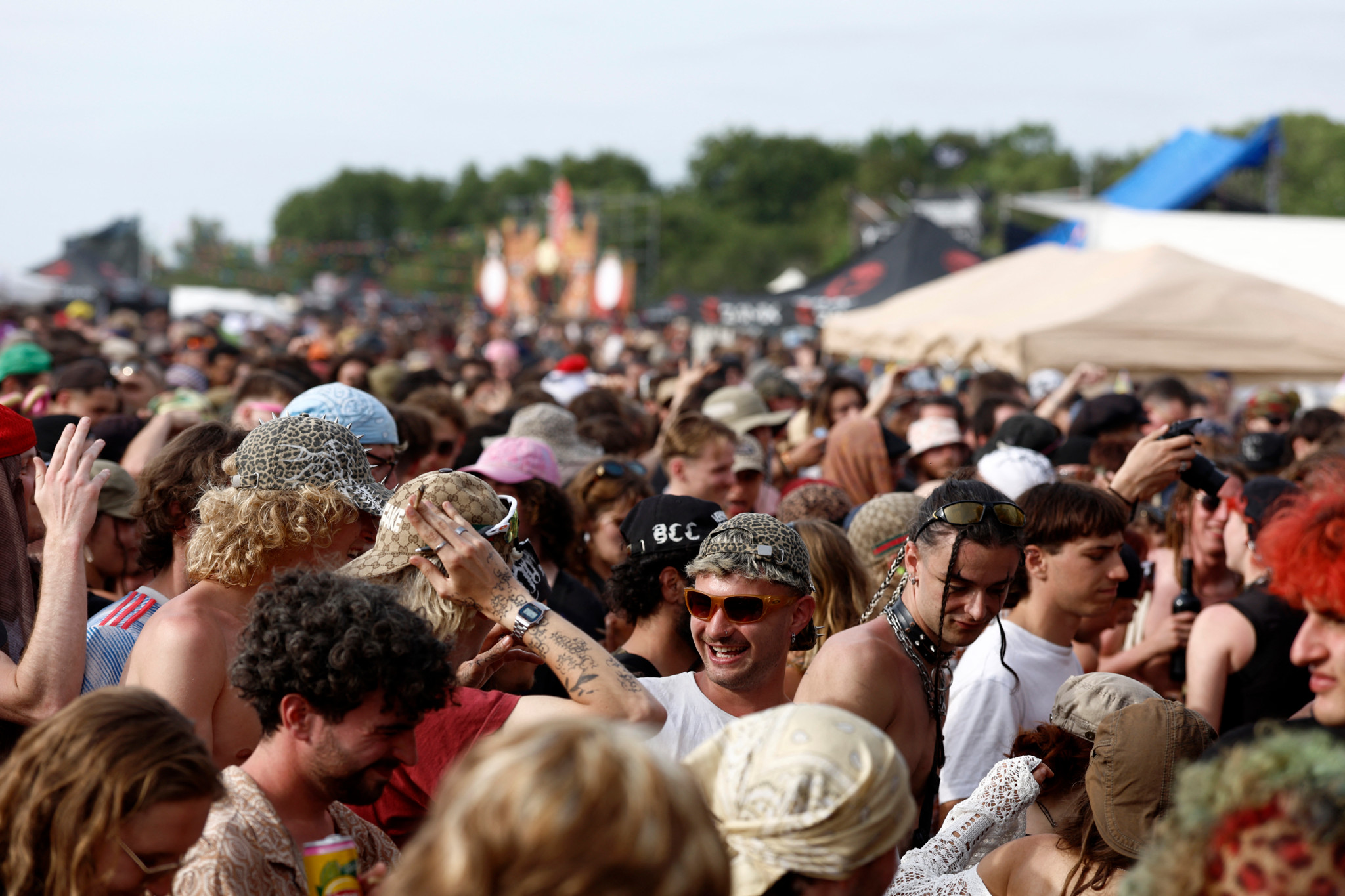 «Free party» géante en France: 40’000 fêtards ont dansé sur un terrain militaire dangereux