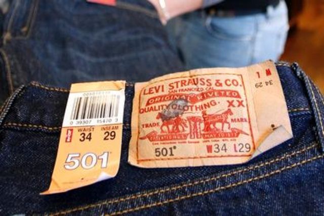 Levi's veut économiser 175 à 200 millions de dollars d'ici les prochains mois.