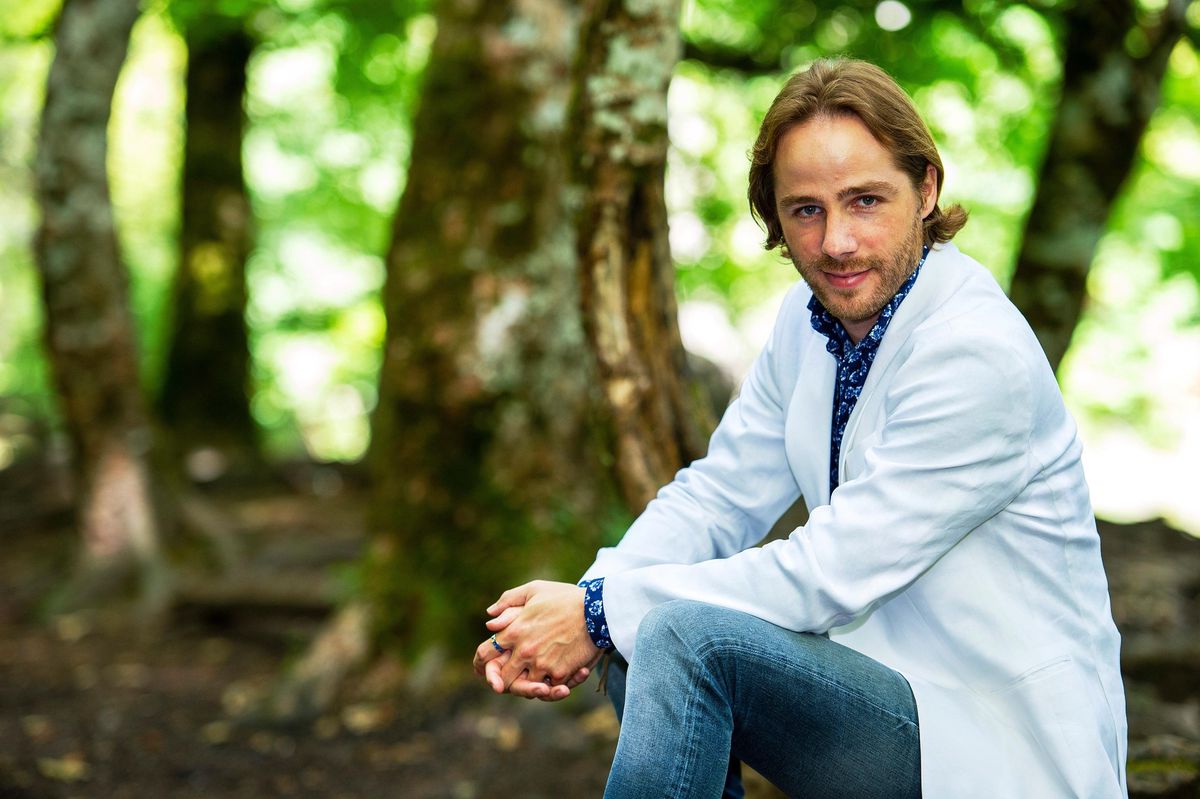 Byron Leon au bord de l’Etang des Moines, à Gingins.