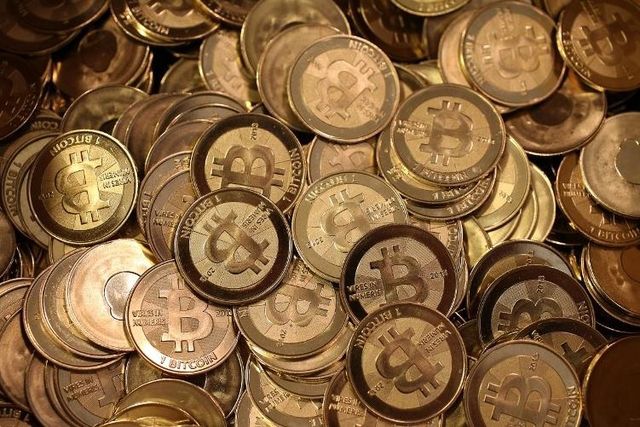 On recense environ 11,8 millions de bitcoins.