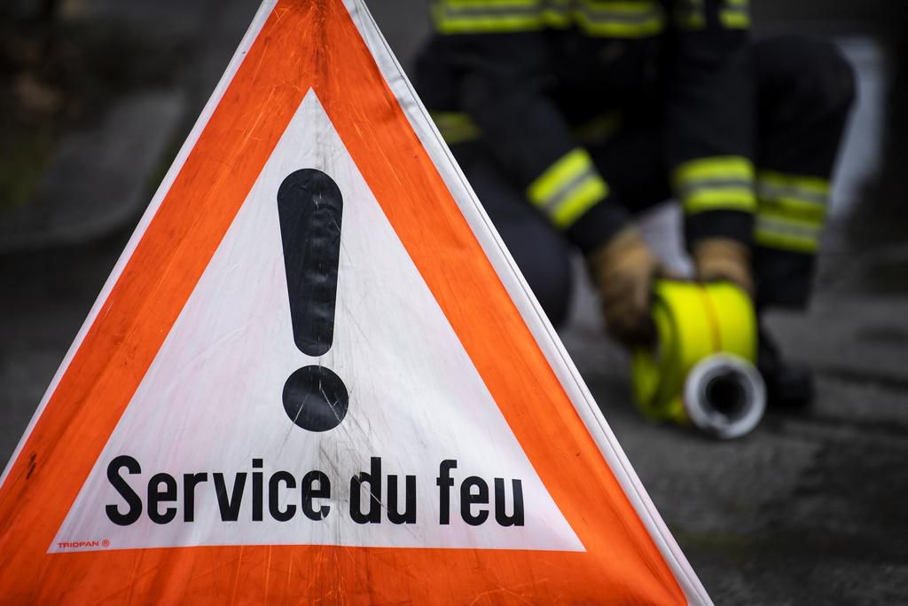 Les dégâts sont importants, mais personne n’est blessé.