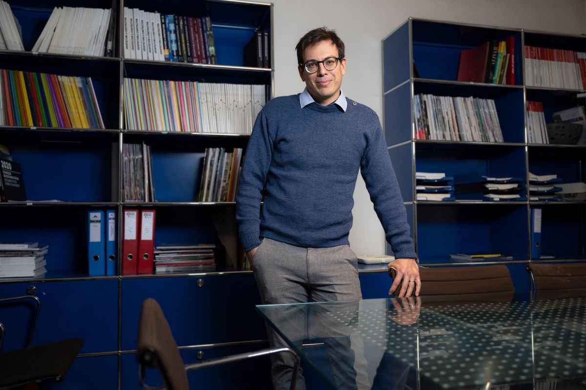 Nicolas Charton, spécialsite en énergie,  l'énergie, rappelle que la Suisse importe beaucoup trop d’énergie, environ 75% des besoins totaux du pays, provenant essentiellement d'origine fossile.