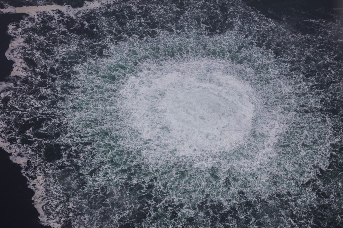 Image aérienne de fuite de gaz sur le gazoduc Nord Stream 1 dans la zone économique suédoise de la mer Baltique.