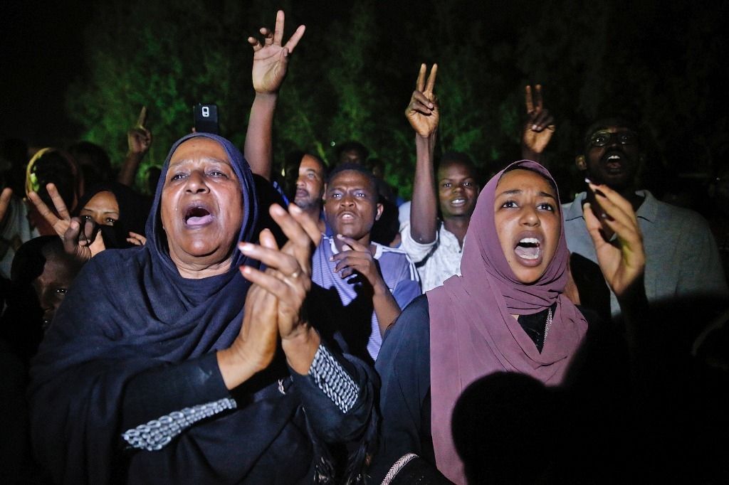 Au Soudan, la résistance ressurgit à la nuit tombée