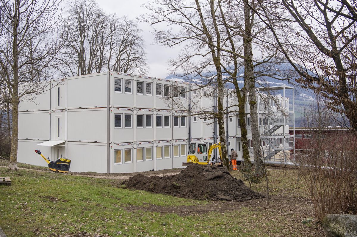 La Confédération veut aménager 3000 places d’accueil temporaire dans des centres tels que celui construit en février à Meggen, dans le canton de Lucerne.