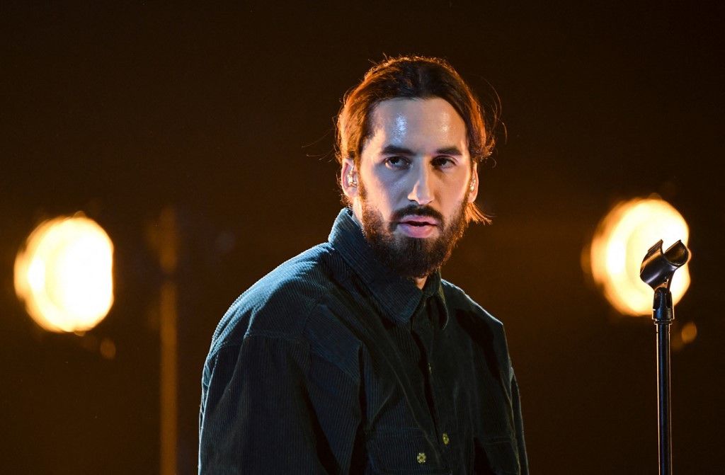 French siner Antoine Valentinelli aka Lomepal performs on stage during the 35th Victoires de la Musique, the annual French music awards ceremony, on February 14, 2020 at the Seine Musicale concert hall in Boulogne-Billancourt, on the outskirts of Paris. (Photo by Alain JOCARD / AFP)