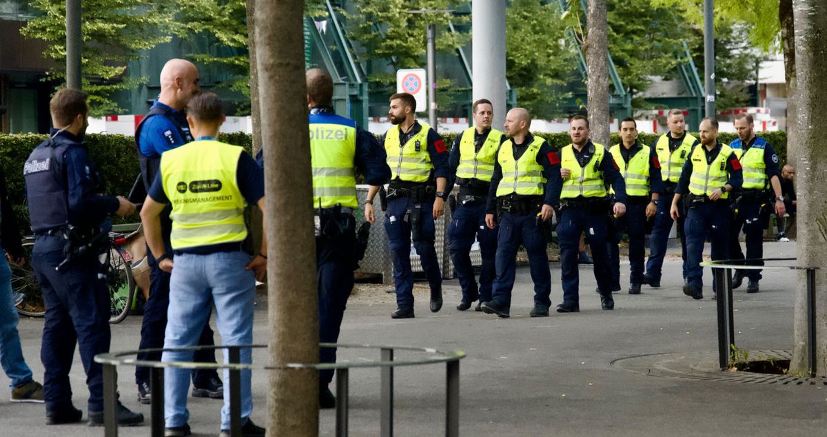 Viele Polizisten, keine kritische Masse