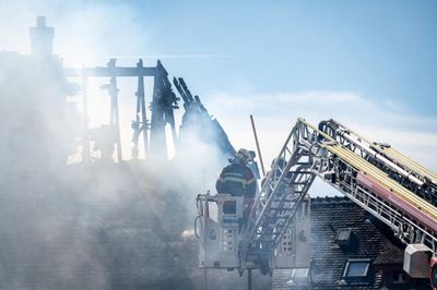 Le père aurait tué les quatre membres de sa famille avant de se suicider