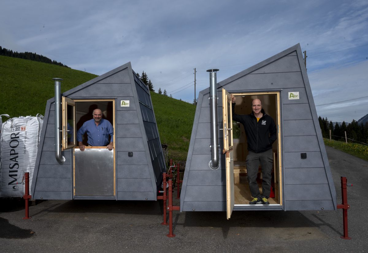 Les abris de berger héliportables développés par Bruno Morerod et son fils Joël ont convaincu des dizaines de clients. La moitié a pris la direction de la Haute-Savoie.