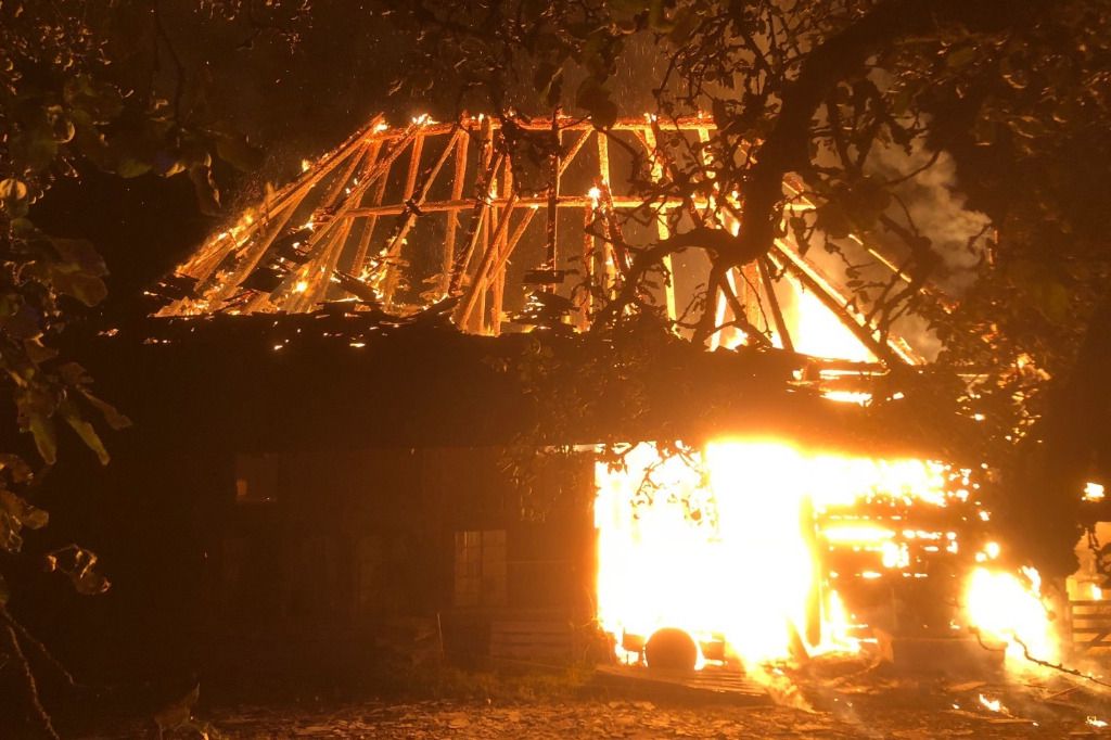 Une maison inhabitée flambe à Schüpfen