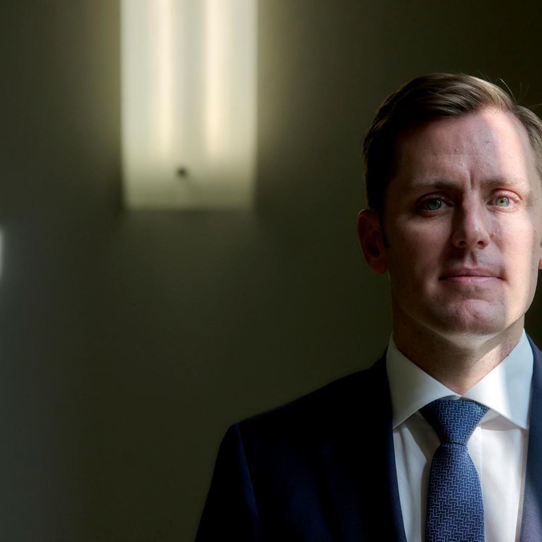 Washington accuse deux avocats zurichois d'être des «gestionnaires importants d'avoirs russes». Scott Miller, ambassadeur des États-Unis à Berne, critique l’attitude hésitante de la Suisse en matière de sanctions contre Moscou.
ADRIAN MOSER/TAMEDIA
