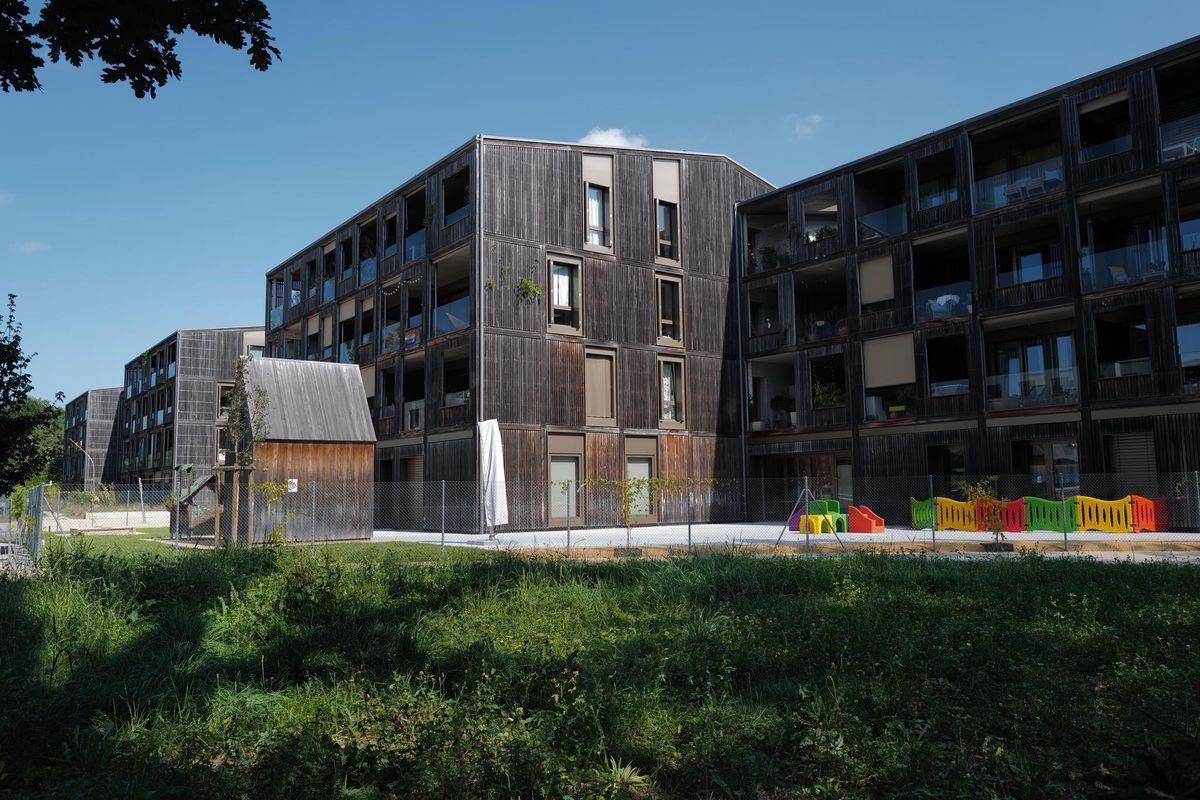 Genève le 15.09.2021
Concours d'architecture 2021 de la Tribune de Genève. Ici avec les architectes des immeubles de la Coopérative Rigaud 55-55 route Rigaud-Chêne-Bourg- Architecte Philippe Bonhôte. 
© Steeve Iuncker-Gomez
