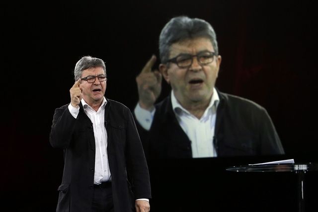 Le leader de LFI avait filmé en direct sur Facebook la perquisition de son domicile.