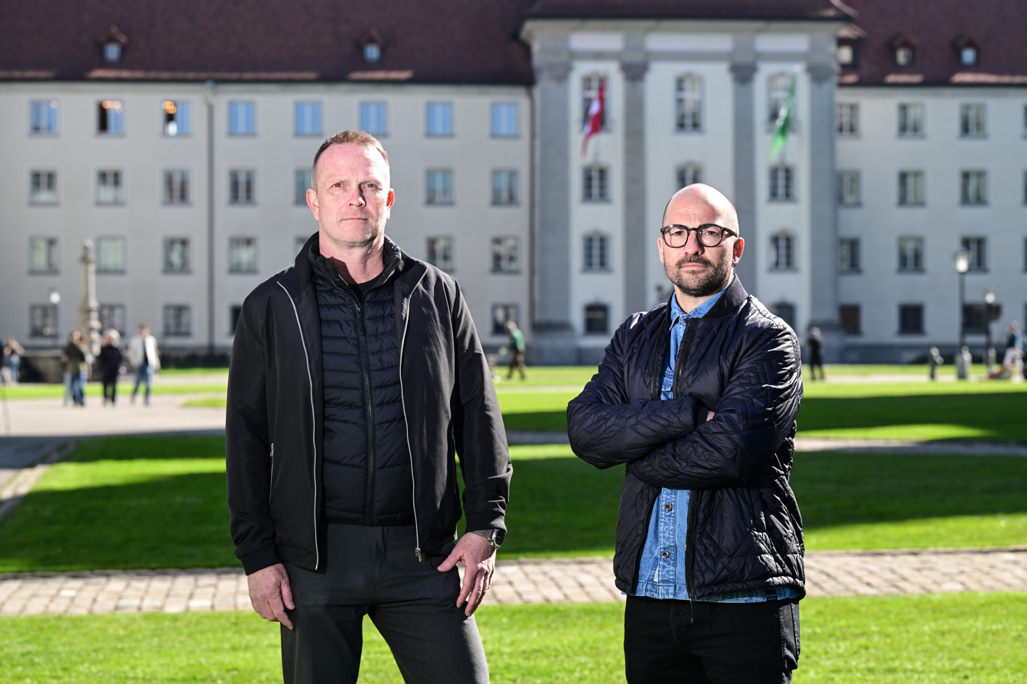 Hilfe bei häuslicher Gewalt: «Lieber einmal zu viel einmischen»: Was Sie als Nachbarin oder Nachbar tun können