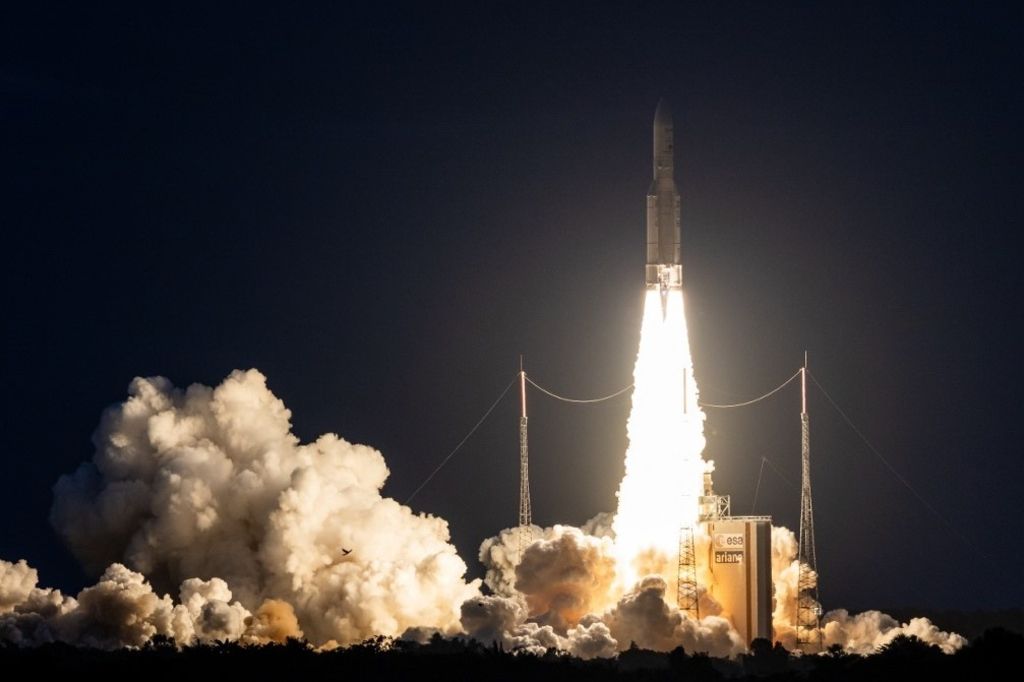 Ariane 5 lance deux satellites de télécommunications