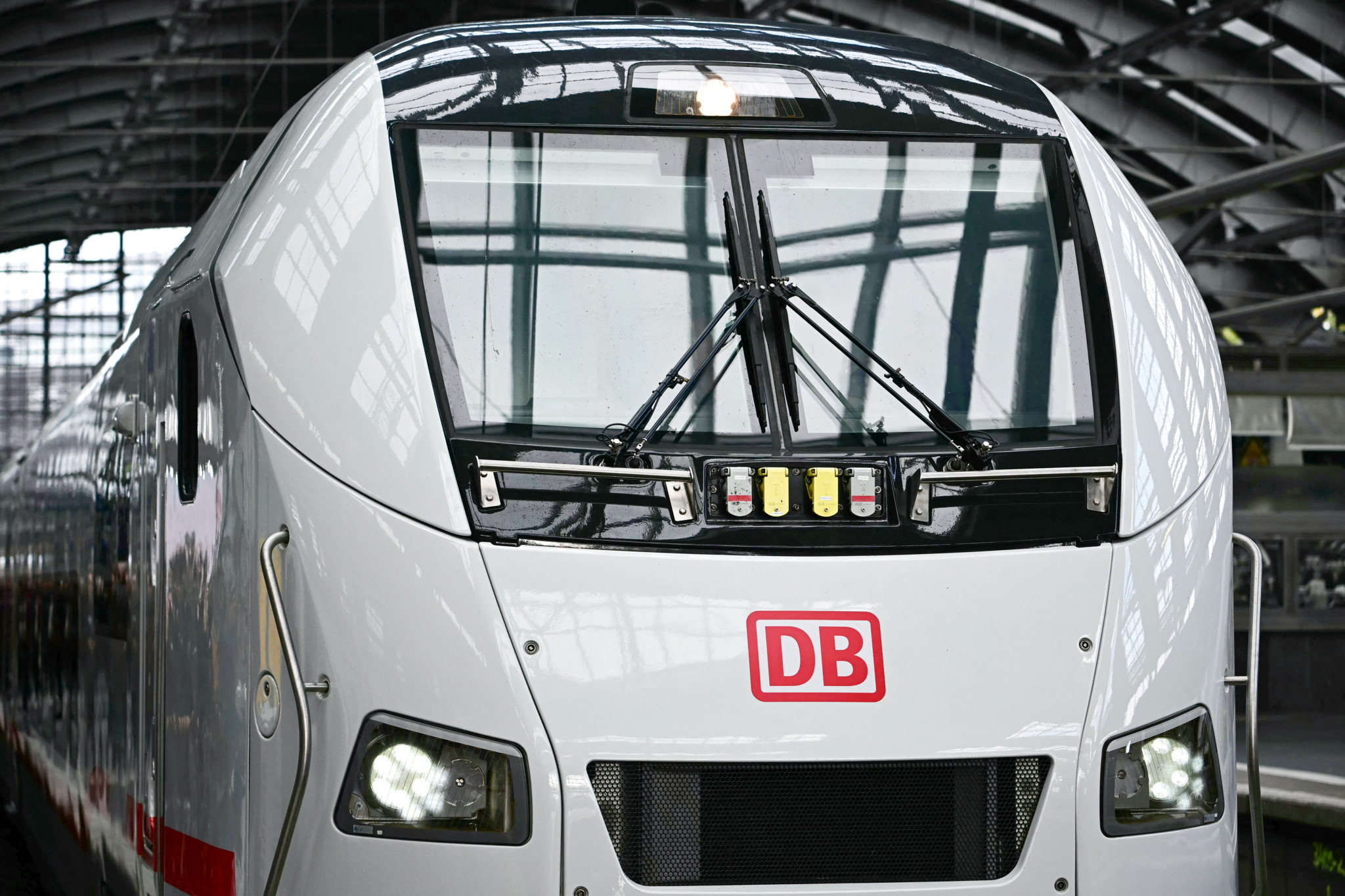 Trafic perturbé en Allemagne: Une bombe de la Seconde Guerre mondiale perturbe le réseau ferroviaire