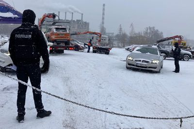 L’activité est intense à la fourrière de Podil, près du centre de Kiev. Même en temps de guerre, pas question de tomber dans l’anarchie. 15 décembre 2022.