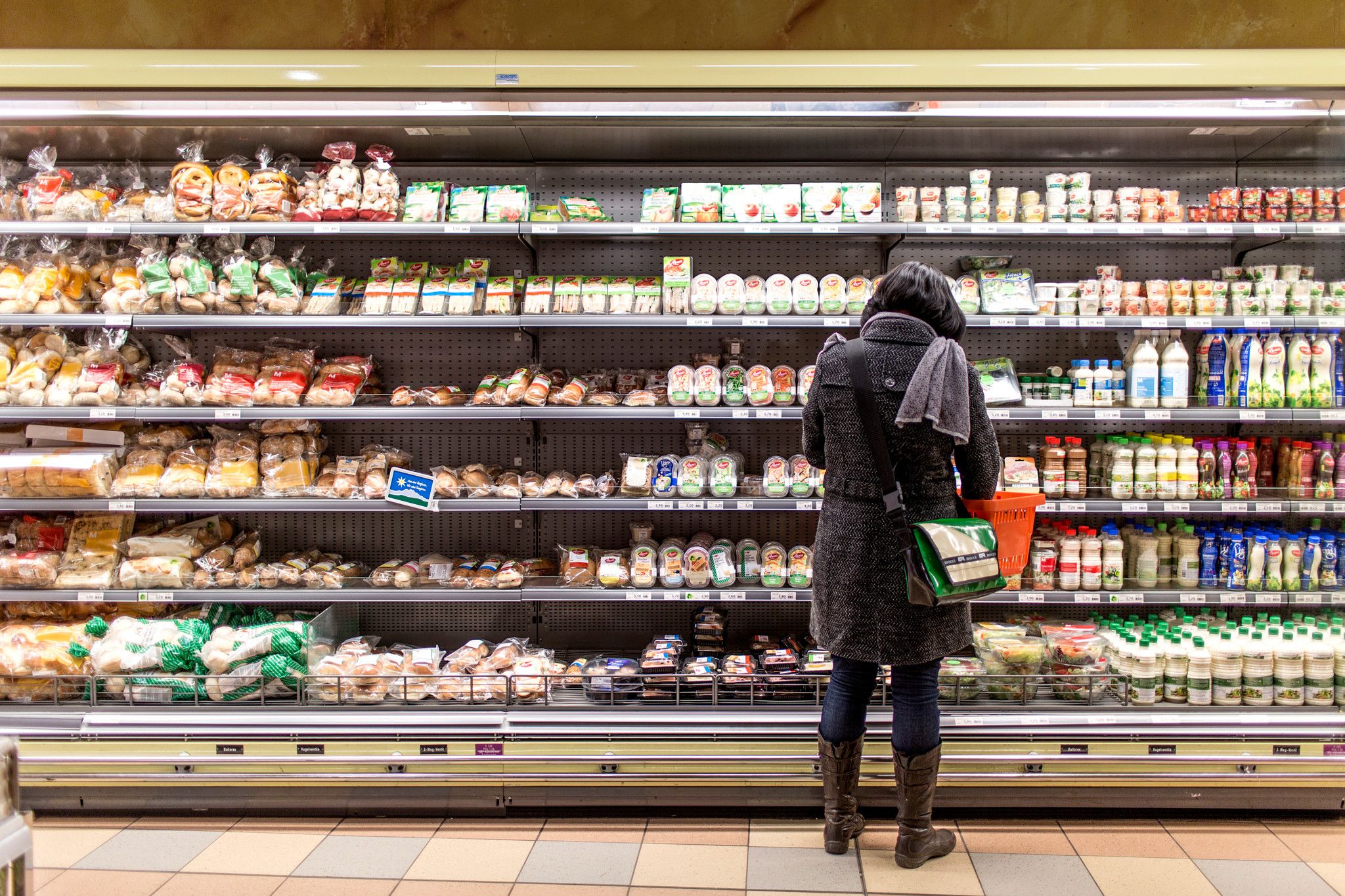 Langfinger in Migros und Coop: Socken, Champagner, Burger: Wenn der Griff ins Regal 1200 Franken kostet