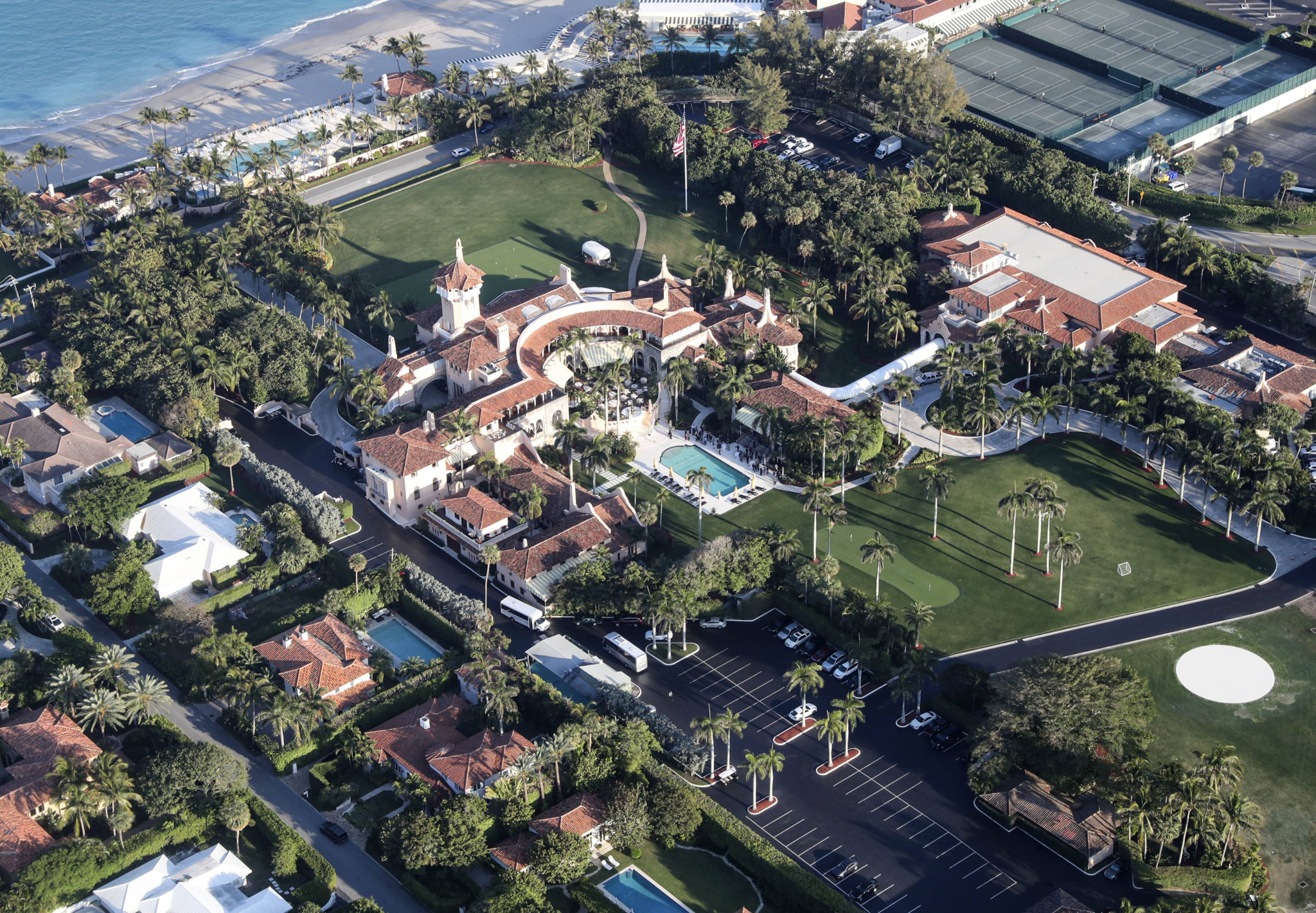 Flugverbotszone über Mar-a-Lago: Kampfjets fangen Flugzeug über Trumps Anwesen ab