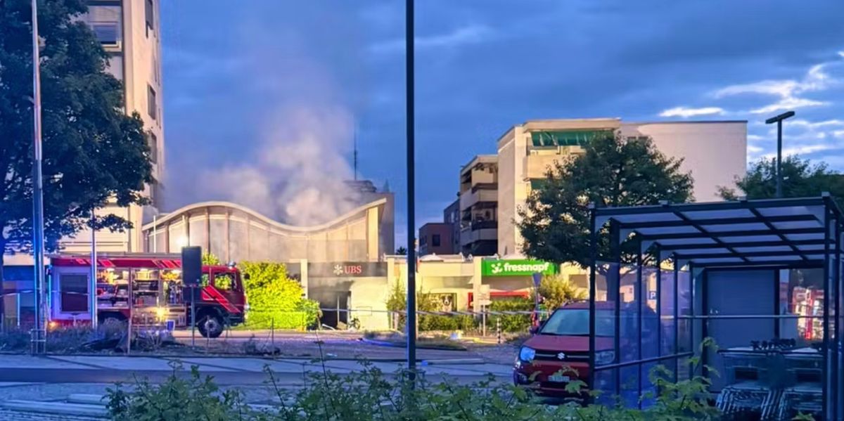 Mehrere-Detonationen-in-Oberwil-Wir-wurden-durch-drei-heftige-Knalle-aus-dem-Schlaf-gerissen-