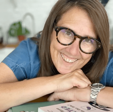 Allison Ochs, pédagogue et experte en citoyenneté numérique. Elle intervient dans les écoles en Suisse et dans le monde entier.