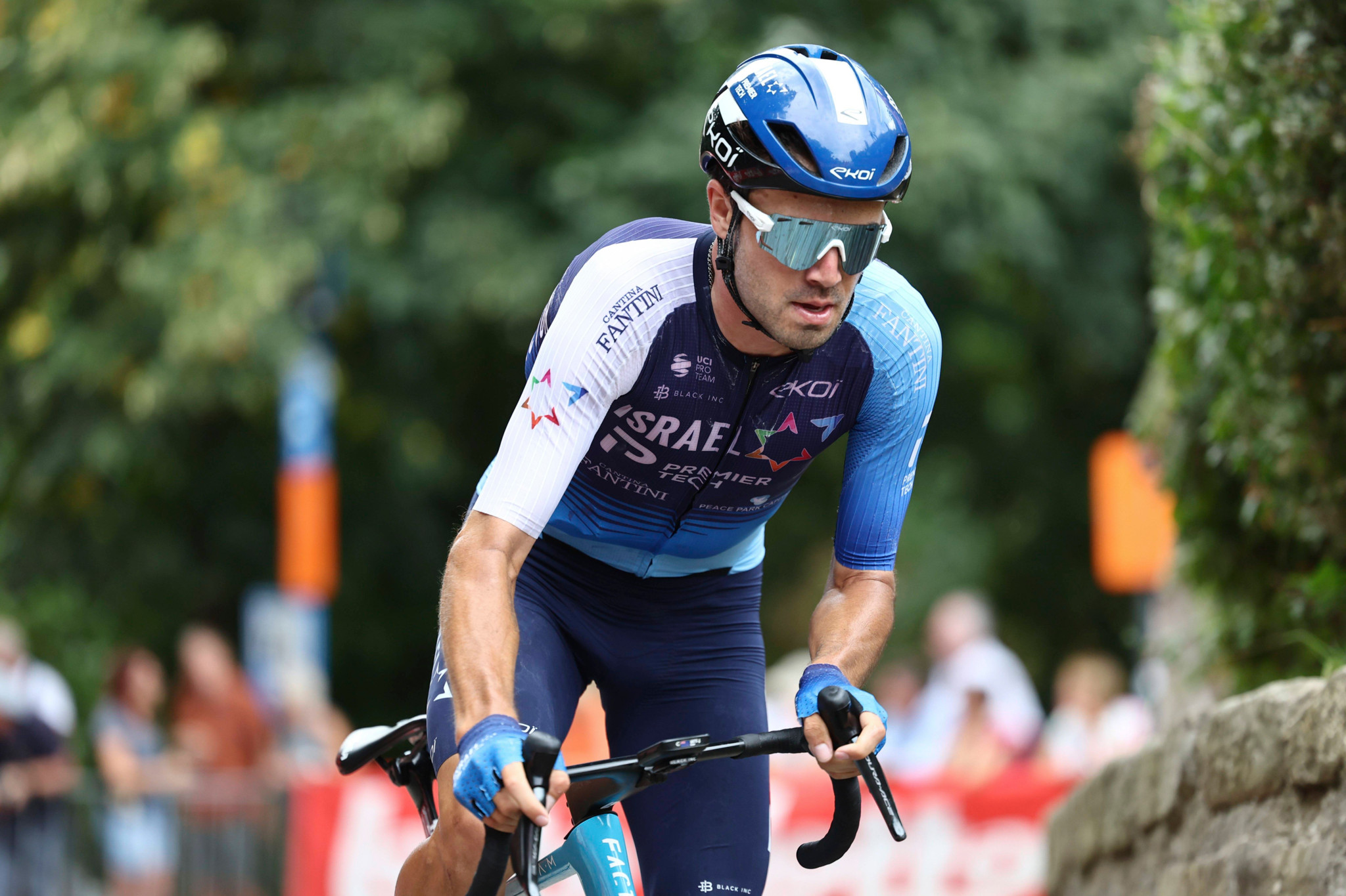 Prügel mitten im Rennen: Radprofi wird wegen Faustschlag ins Gesicht eines Kontrahenten gesperrt