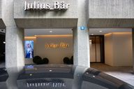 Überweisungen: Julius Bär soll bei Signa-Pleite Bilanz geschönt haben